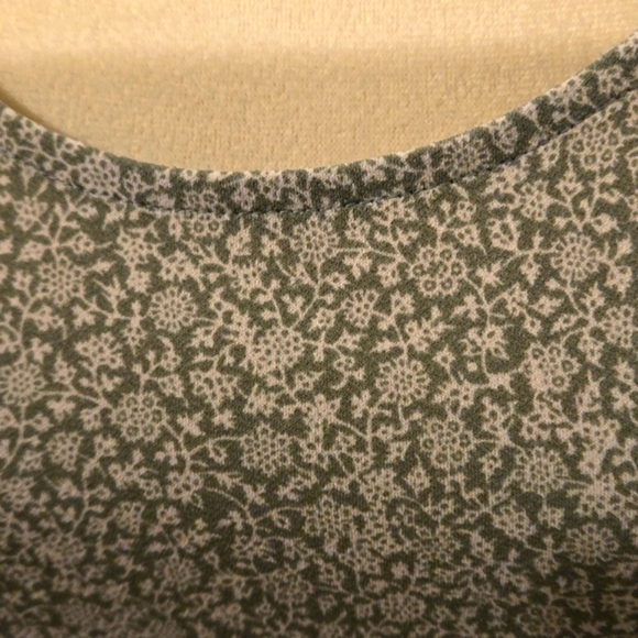 Adrianna Papell Puffed Sleeve Top Sage Green and White Women's size 3X - Picture 2 of 13